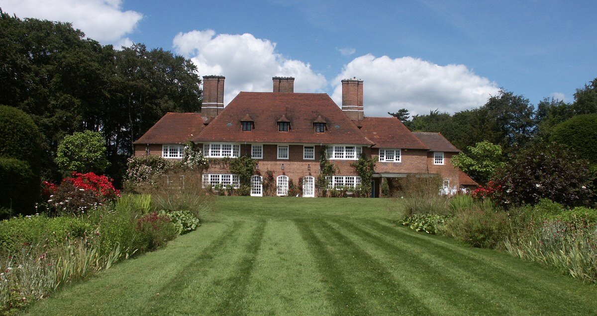 Grade II* listed Edwin Lutyens country house — restoration and refurbishment by Janine Stone & Co.