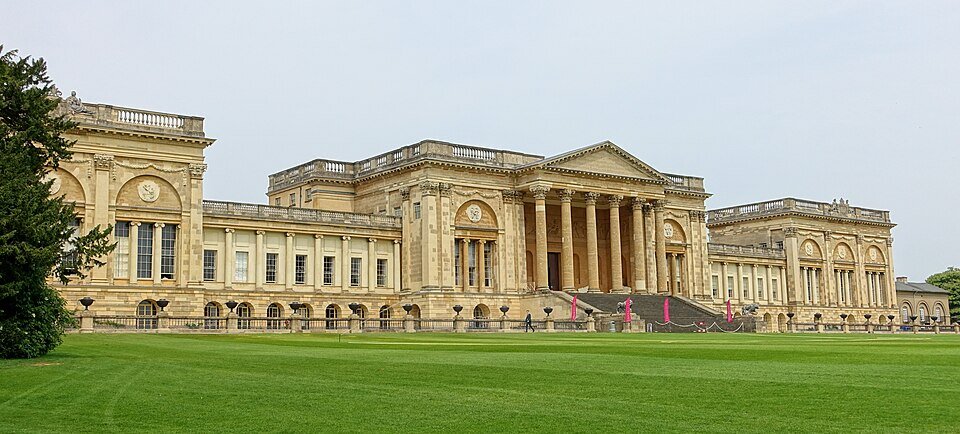 Stowe House, Buckinghamshire — south front. A Palladian country house and one of the great works of English Georgian architecture. Image: Wikimedia Commons (CC BY-SA 4.0).