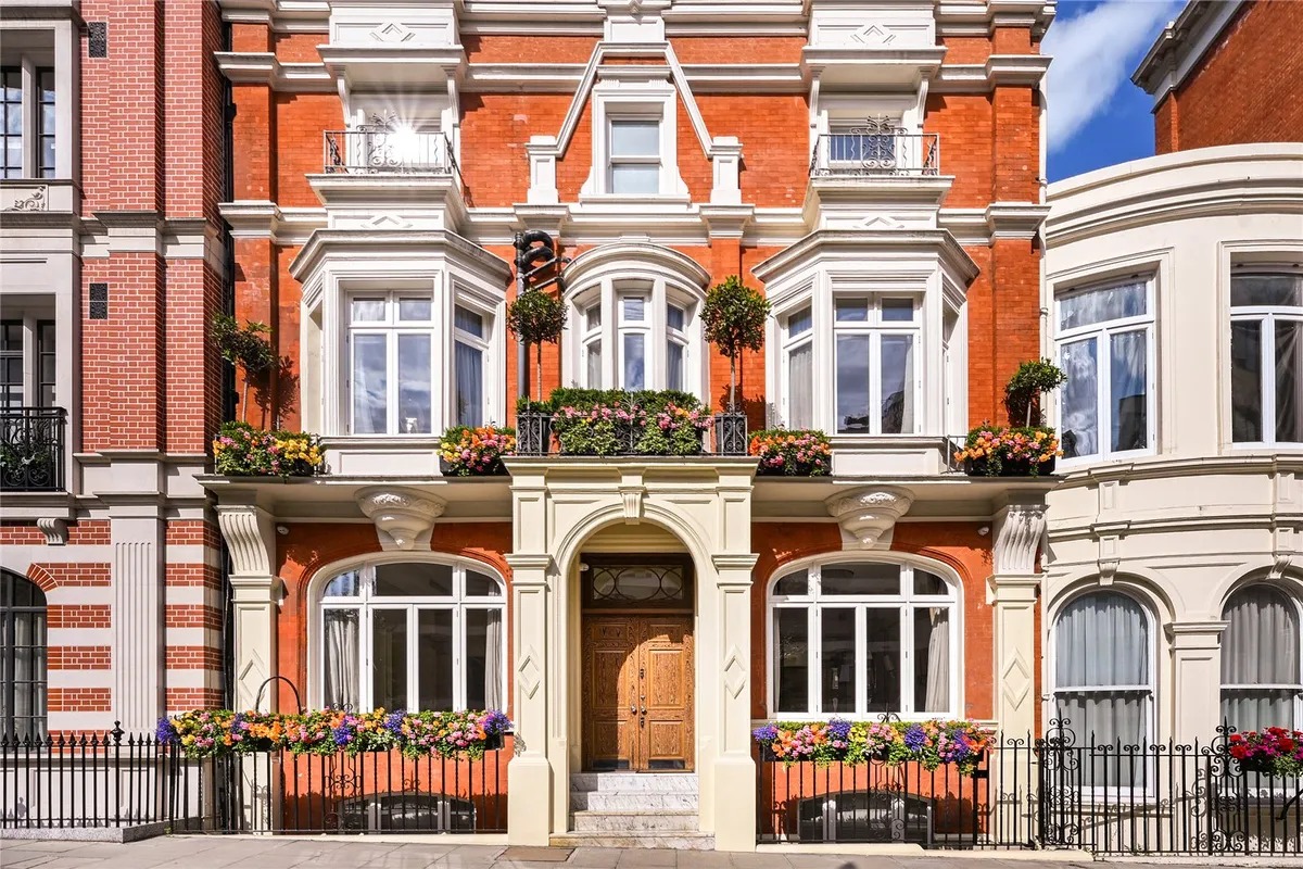 Chesterfield Hill, Mayfair, W1J