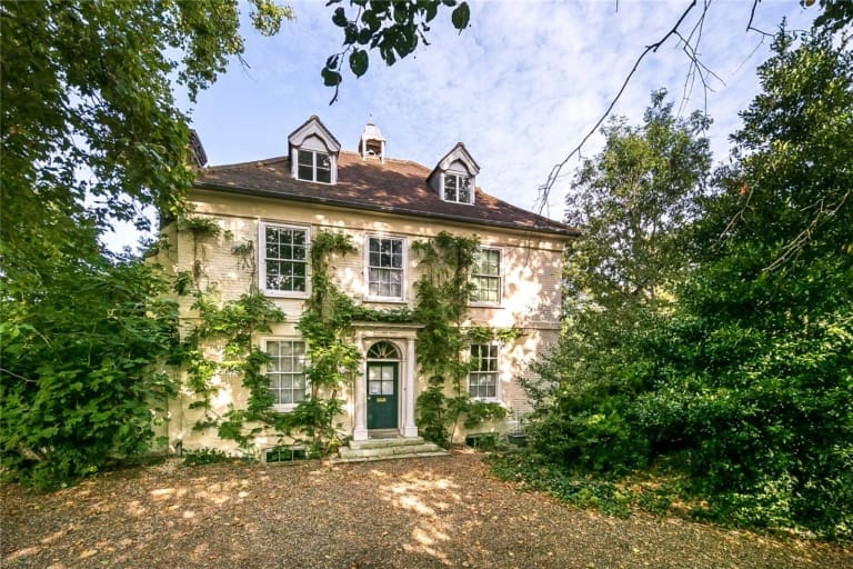 West Hall Road, Kew, London TW9