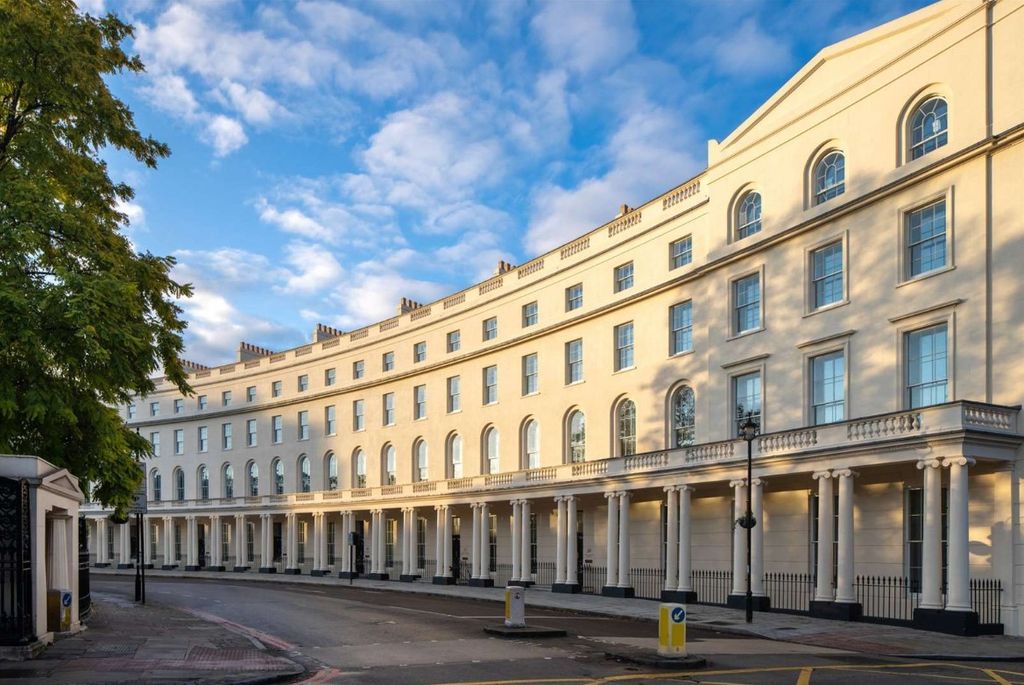 park crescent, w1b 1