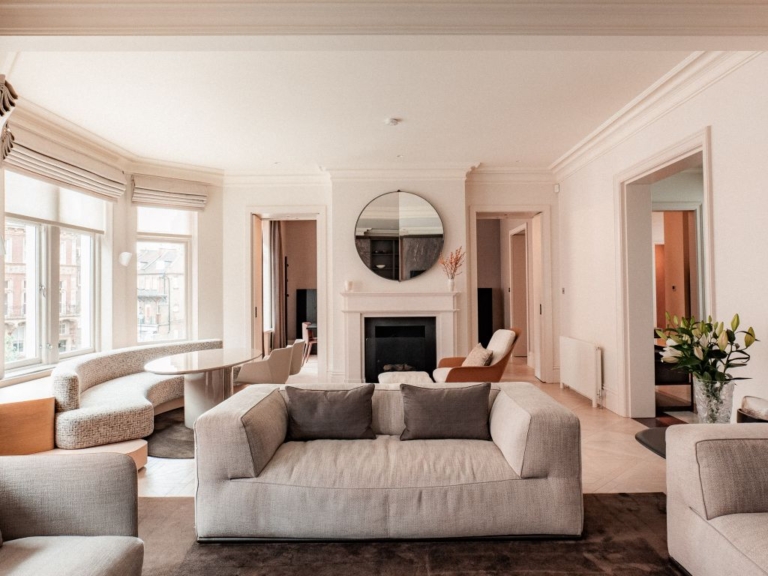 33 Kensington Court, Kensington, London W8