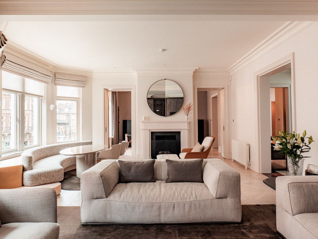 33 kensington court, kensington, london w8 1