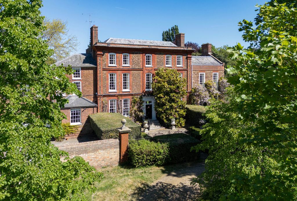ormeley lodge estate, richmond, tw10 1